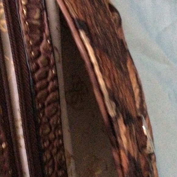 Guess - Picture 7 of 9